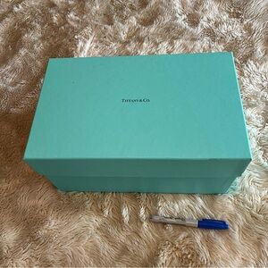 EMPTY LARGE SIZE TIFFANY AND CO BOX 13"x8"x6.5" WONDERFUL CONDITION